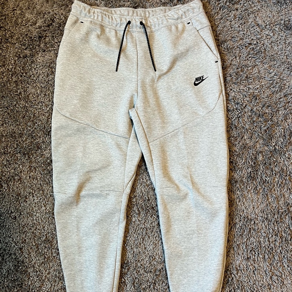 Nike tech sweatpants